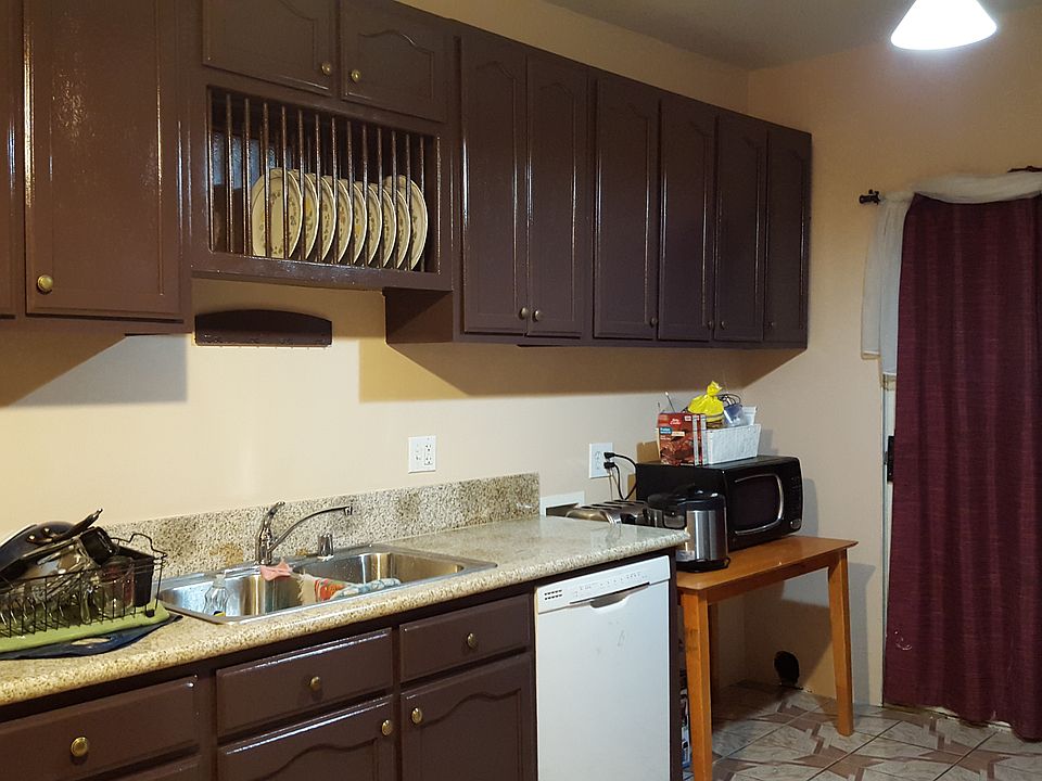 2nd image of 143 W 52nd St