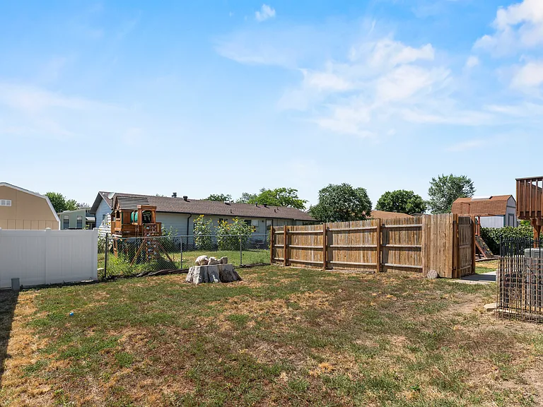 609 N 1050 W — Photo 12