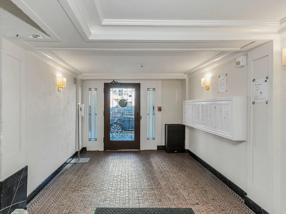 3150 Franklin