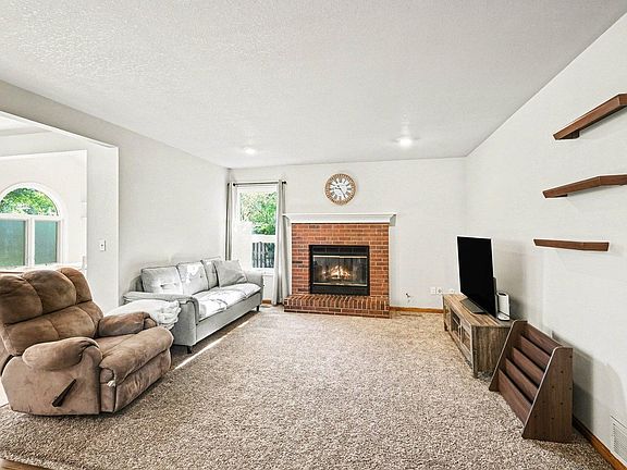 5th image of 1502 River Oak Dr