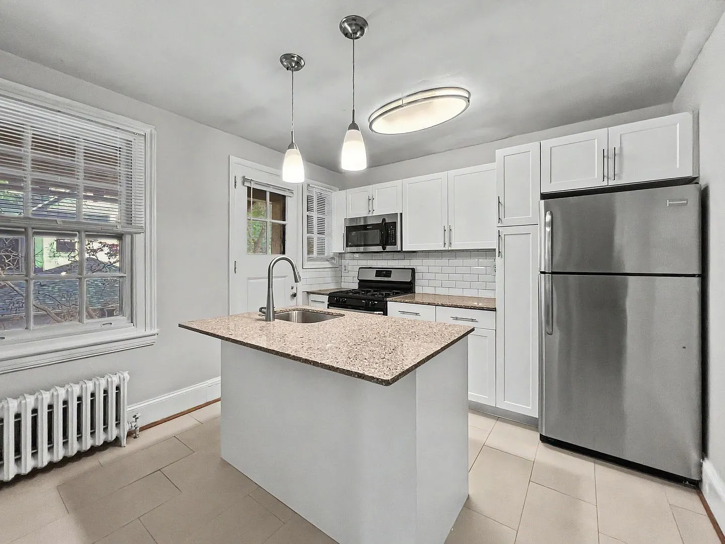223 Bloomingdale Avenue — Photo 4