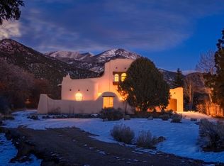 3 Los Altos Rd, Arroyo Seco, NM 87514