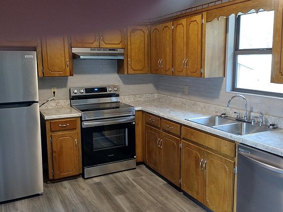 3rd image of 434 Cave Rd