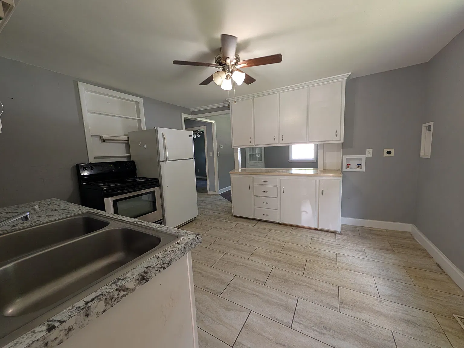 2 bed, 736 sqft, $2,150 — Photo 3
