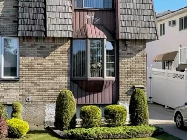 52 E Reading Ave, Staten Island, NY 10308