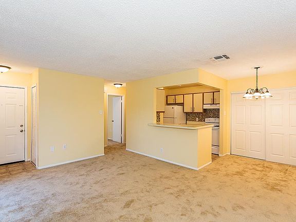 5th image of 3806 Bay Club Cir Unit 102