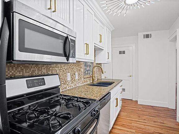 3rd image of 1207 W 45th St APT 3E