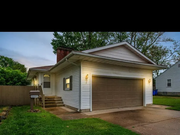 31690 Davy St, Warren, MI 48092