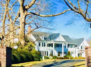 8 Country Club Rd, Ridgefield, CT 06877