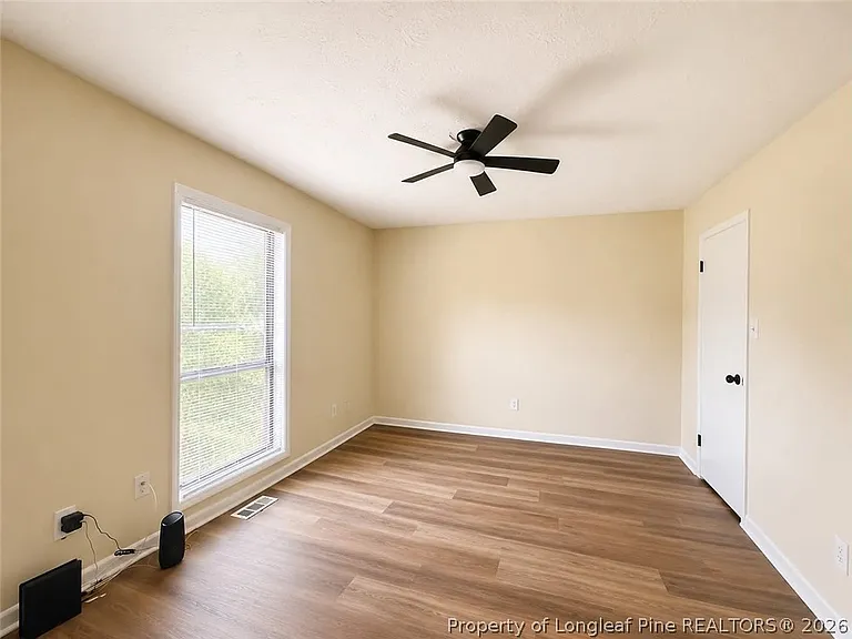 1422 Tangora Ln — Photo 9