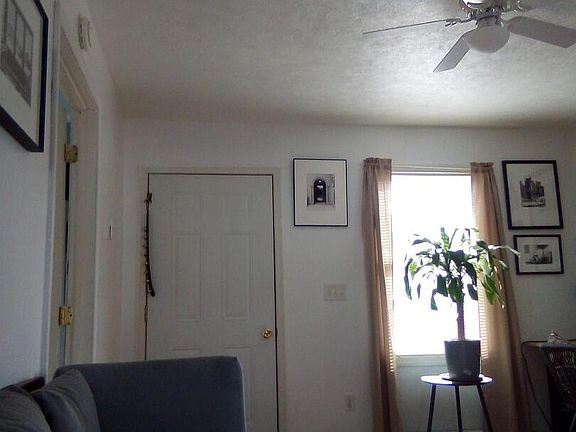 5th image of 407 E Elm St