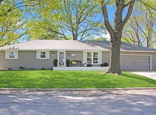 1906 Cypress St, Higginsville, MO 64037