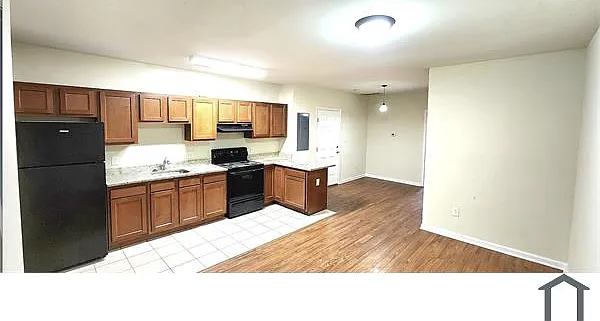2 bed, $1,600 — Photo 2