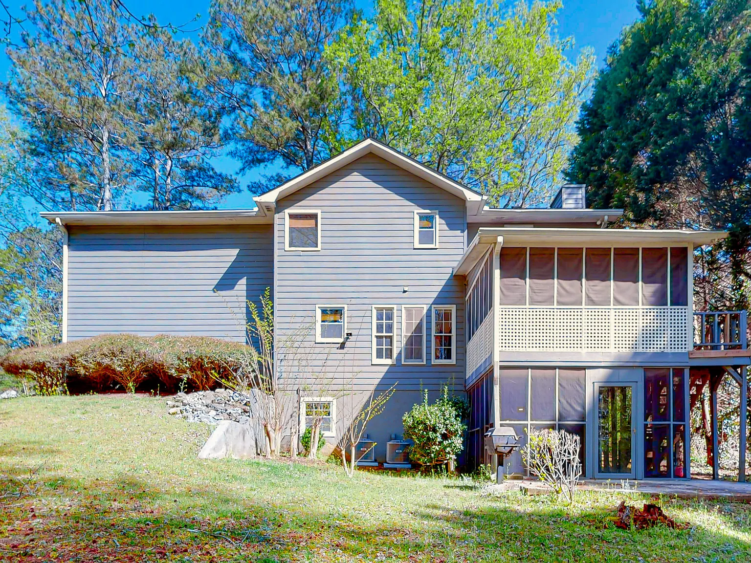 4 bed, 3.5 bath, 2053 sqft, $815 — Photo 4