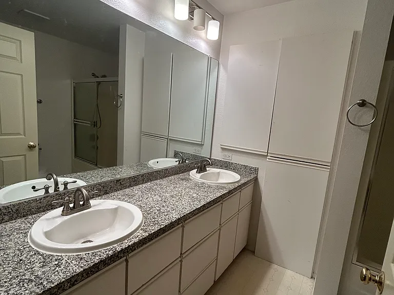 1270 Bellevue Way NE #4 — Photo 15