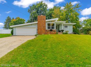 11463 Olds Rd, Otisville, MI 48463