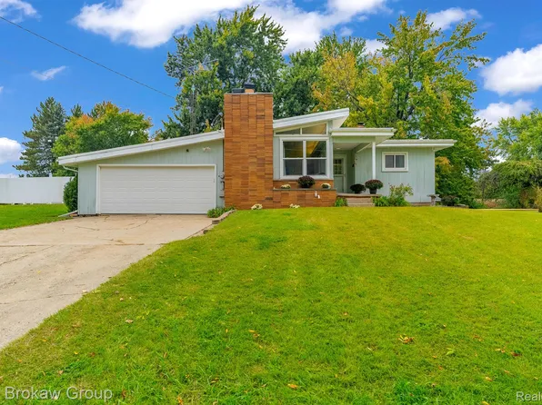 11463 Olds Rd, Otisville, MI 48463
