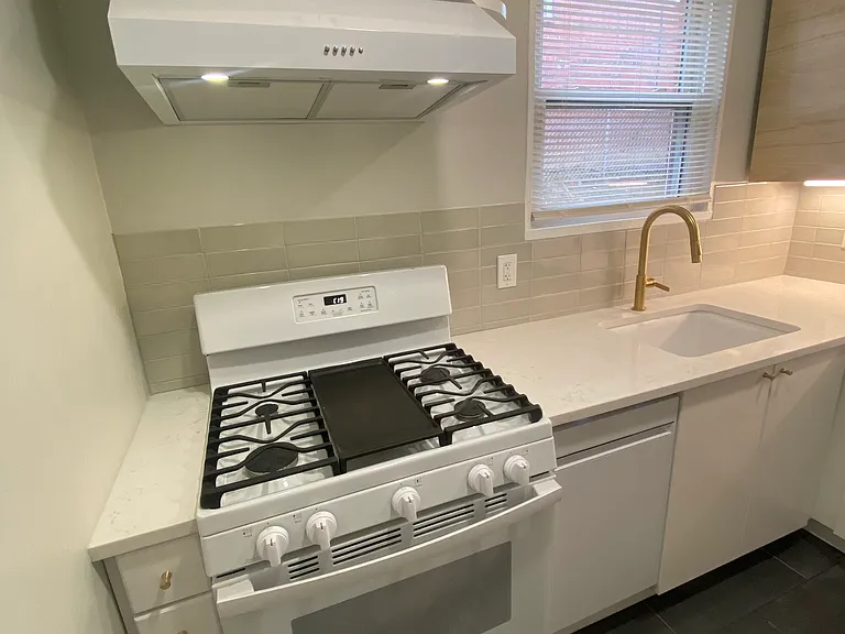 107 Victor St NE #1 — Photo 7