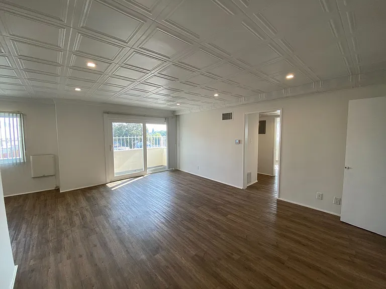 1489 S Canfield Ave — Photo 9