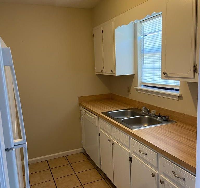 2nd image of 2516 Buck Ct #C