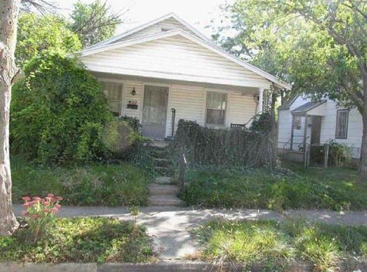 1st image of 820 Buckeye St
