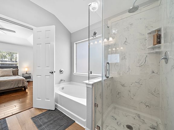 4th image of 11411 Edmond Thorpe Ln