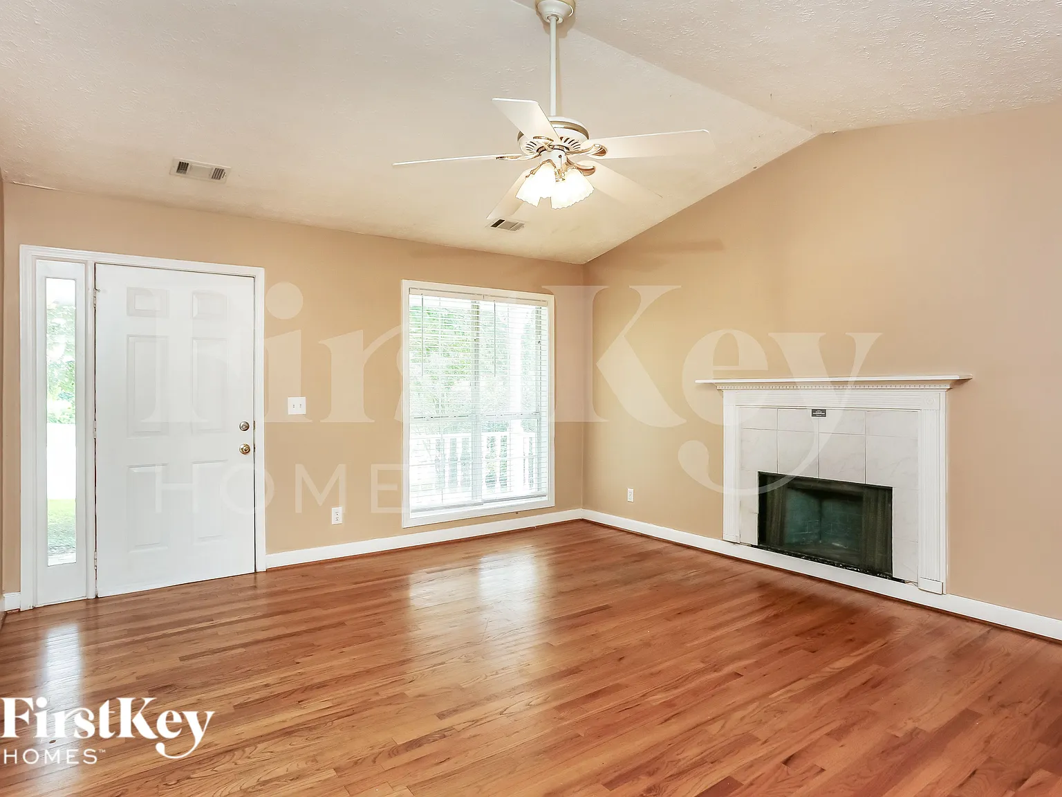 3 bed, 2.0 bath, 2342 sqft, $1,890 — Photo 3