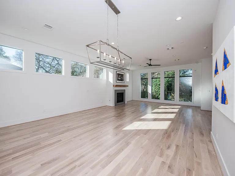 2501 Julian St — Photo 11