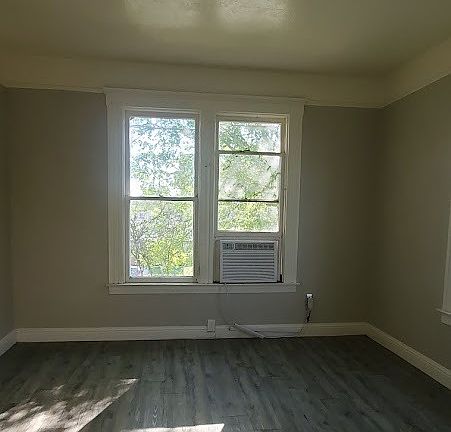 4th image of 209 N Yosemite Ave #5