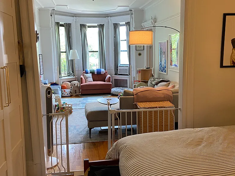 548 9th St #3 — Photo 3