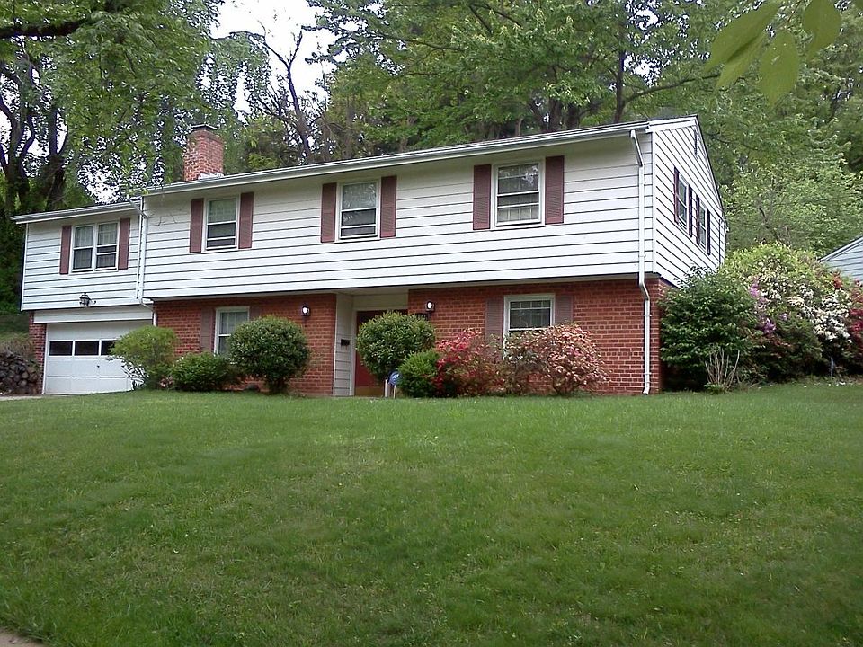 Spacious Bi-Level