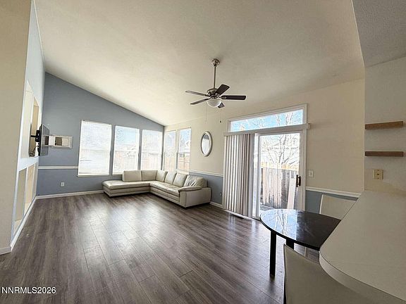 3rd image of 4695 Hampton Ln