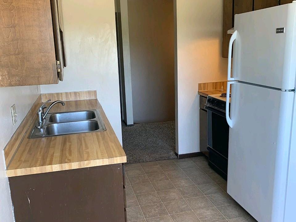 2nd image of 4221 N Abbey Rd #1