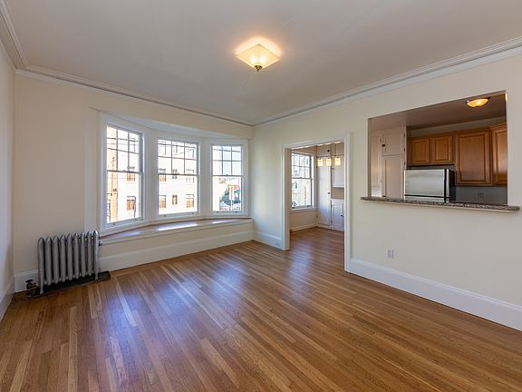 3rd image of 2601 Greenwich St APT 2