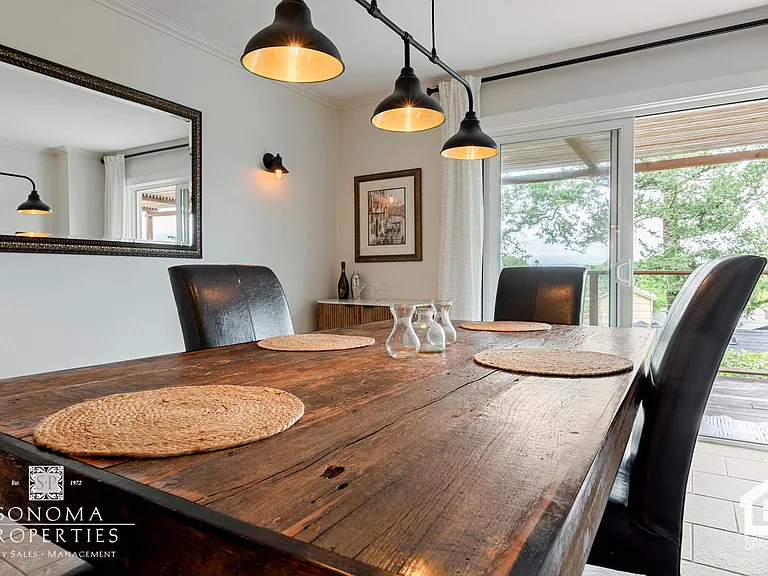 754 E Thomson Ave — Photo 7
