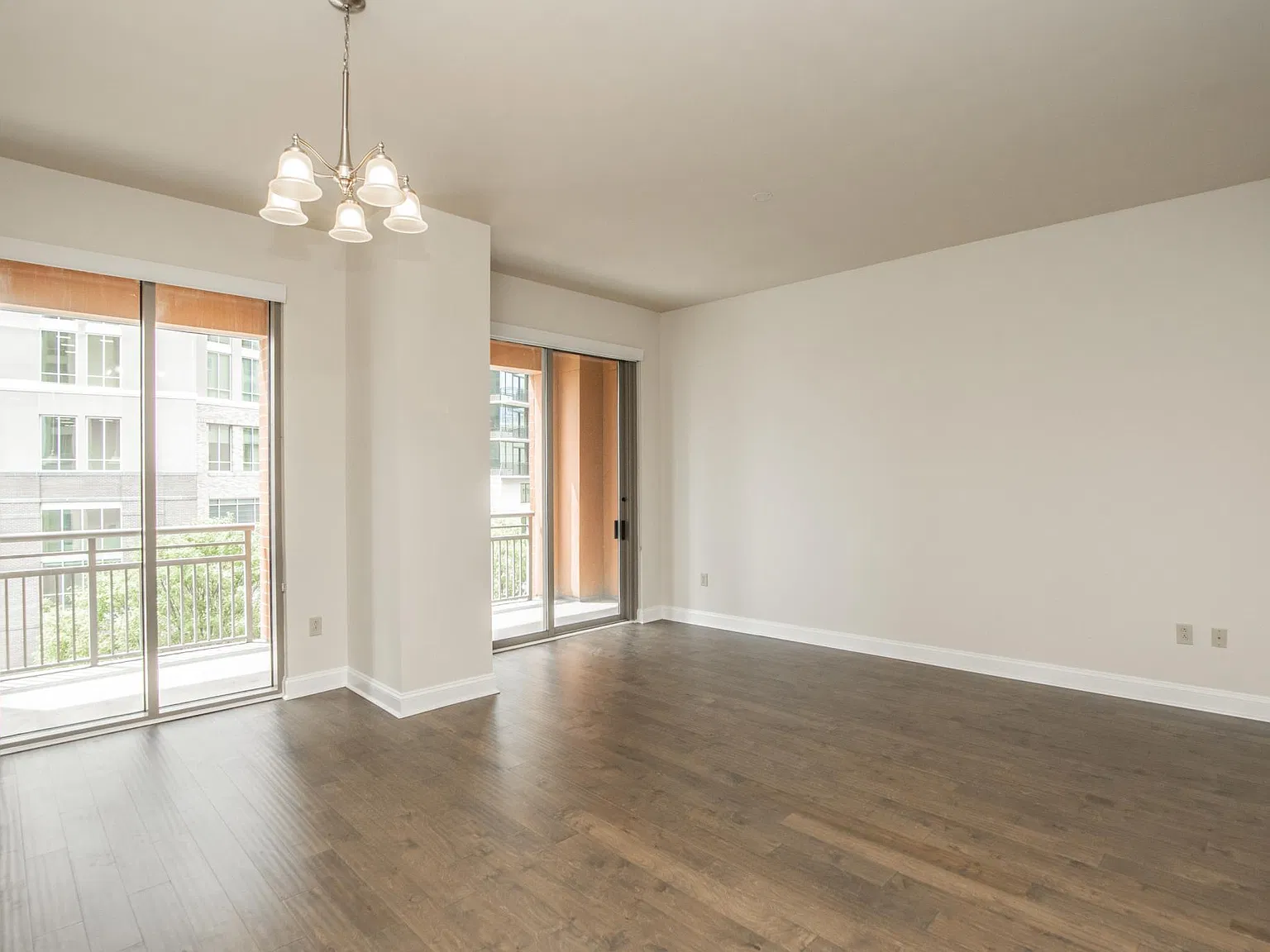 2 bed, 1200 sqft, $2,595 — Photo 2