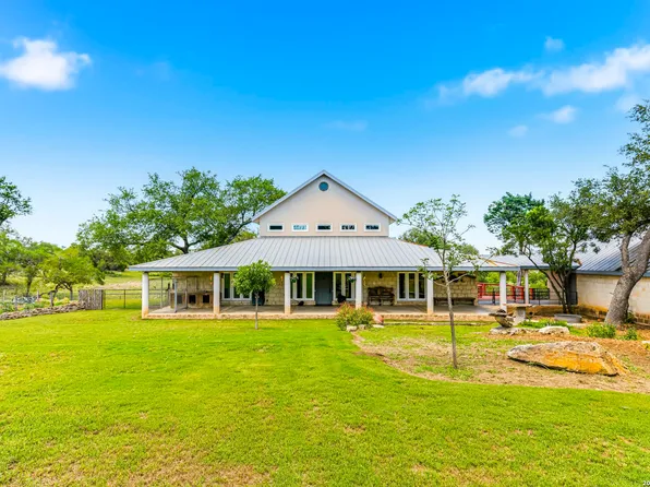 975 FLYING R RANCH RD E, Spring Branch, TX 78070