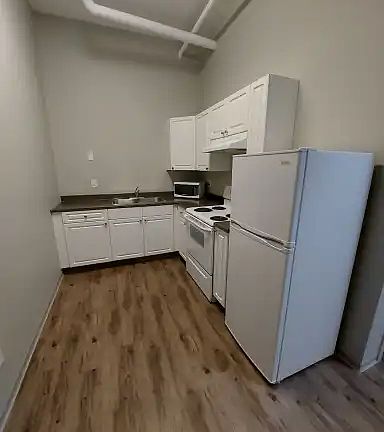 4th image of 9815 97th Ave #102