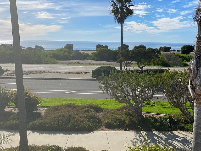 6919 Tradewinds Dr — Photo 37