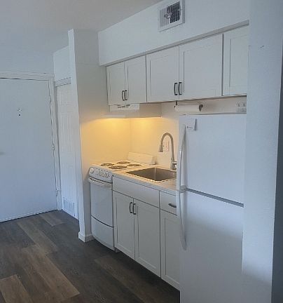 5th image of 1440 Meadowview Dr #11323369