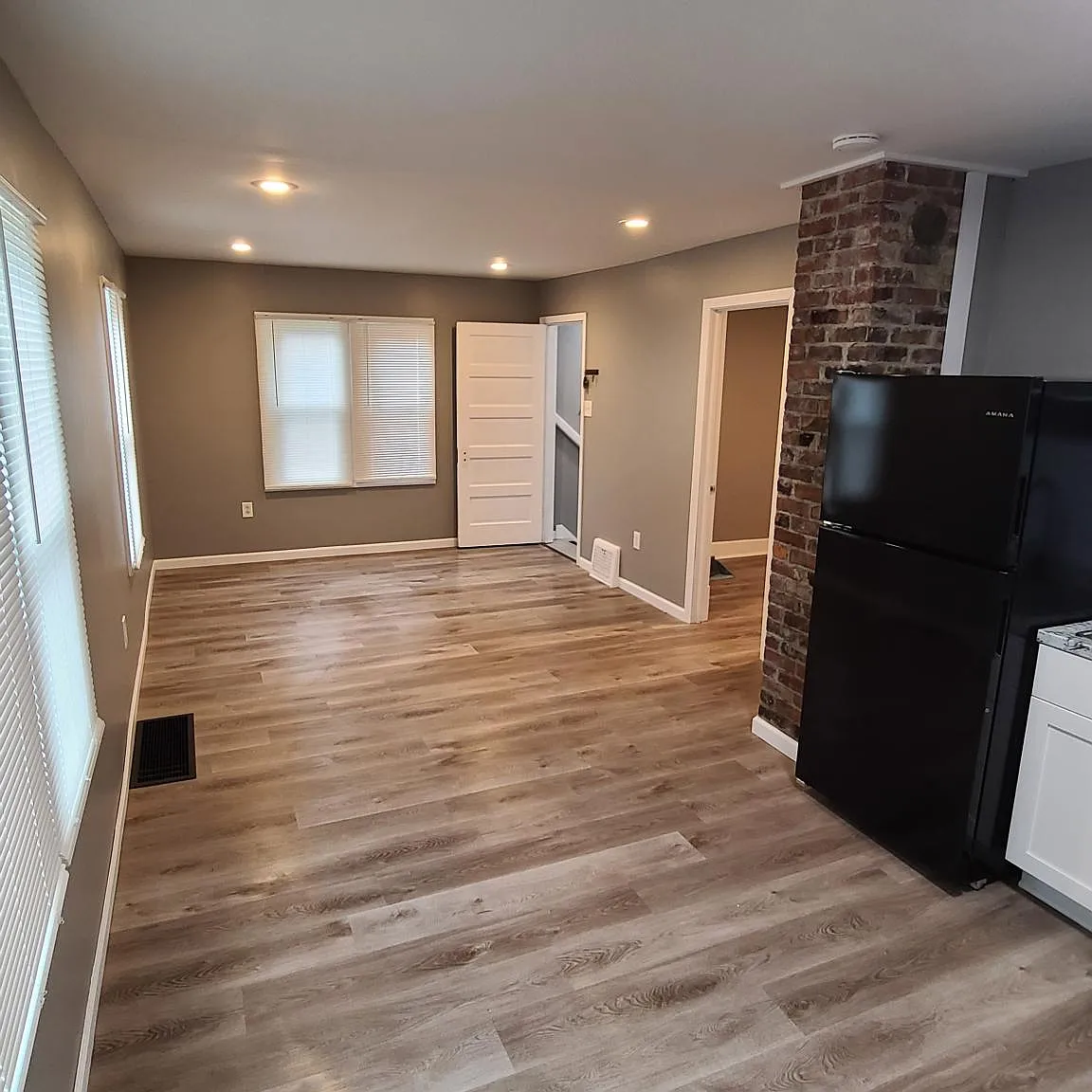 25 Brown St — Photo 3