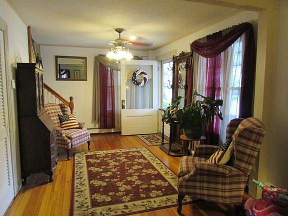 4th image of 85 Woodland Rd
