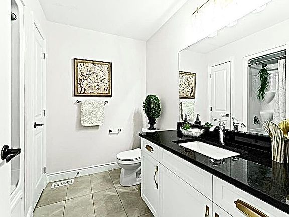 5th image of 119 Kingsbridge Dr