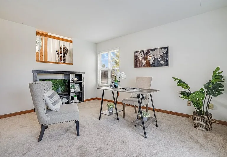 1561 Spring Ct — Photo 34