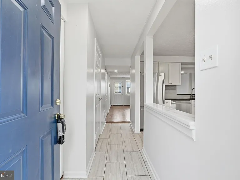 7 Leatherwood Ct — Photo 3