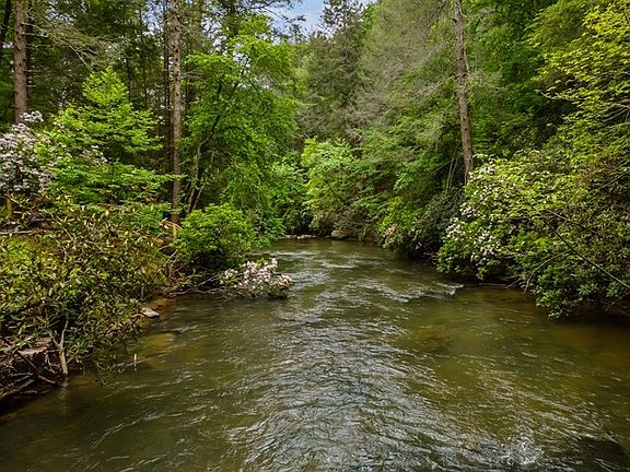 3rd image of 61 River Bend Ct