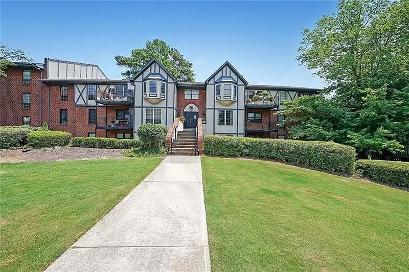 1 bed, 1.5 bath, 797 sqft, $1,650 — Photo 2