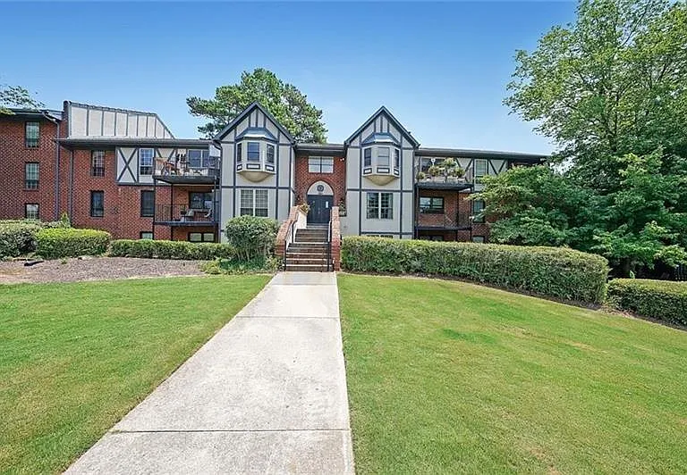 6851 Roswell Rd #O3 — Photo 2