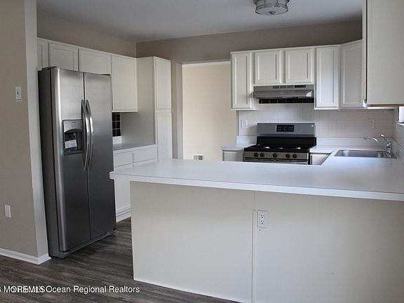 4th image of 60 Perri Road