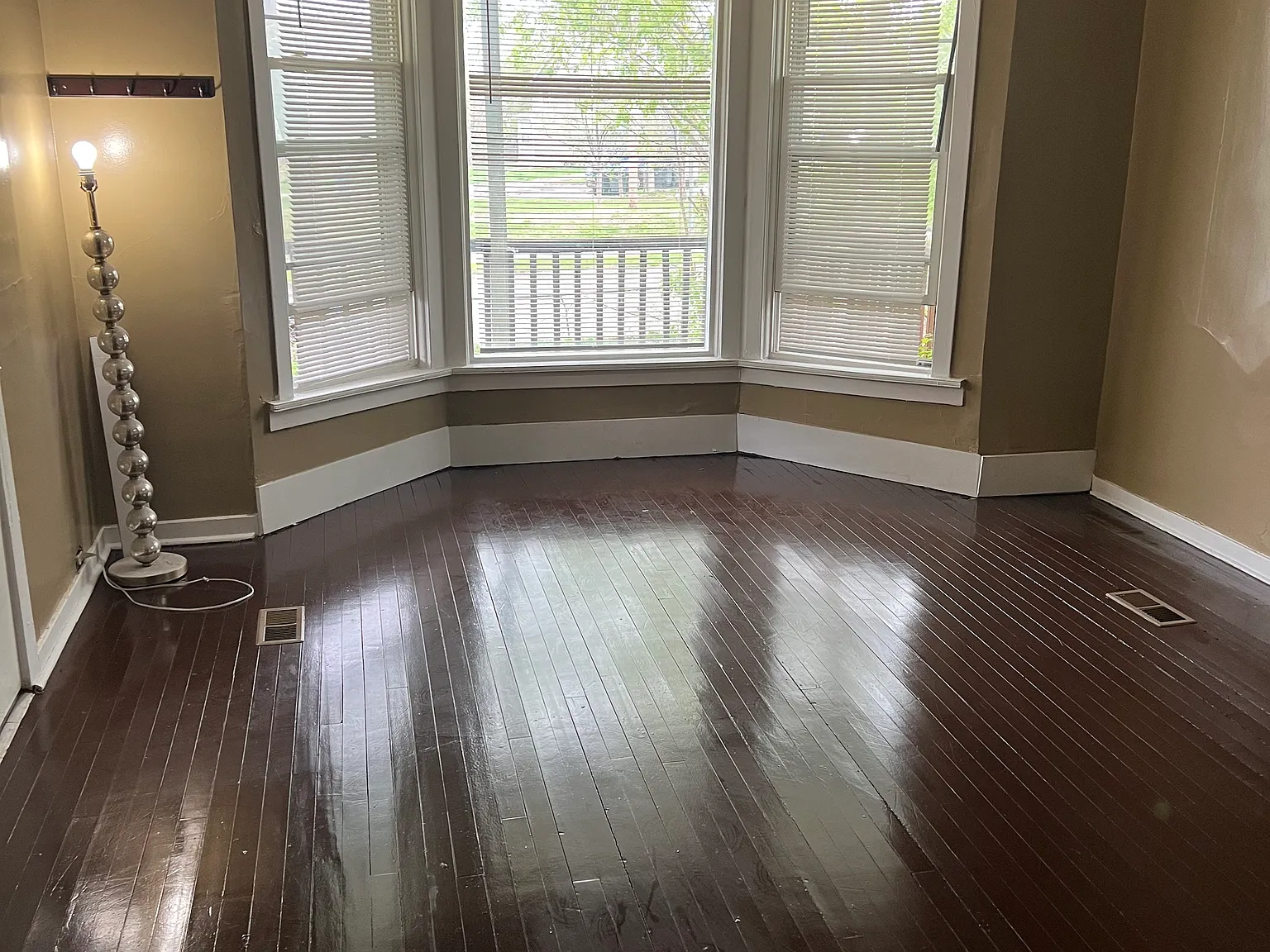 3 bed, 1008 sqft, $1,650 — Photo 3